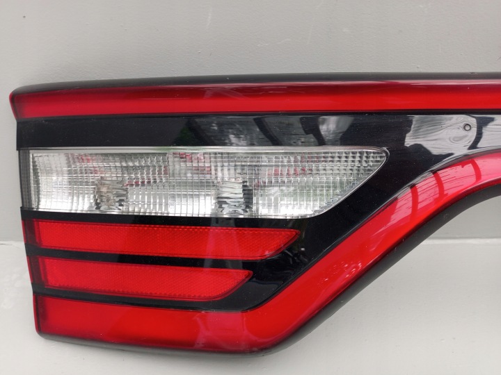 DODGE DURANGO 2014- ARRIÈRE PHARE CACHE DANS COUVERCLE DE COFFRE ORIGINE CAMÉRA 68530336AA