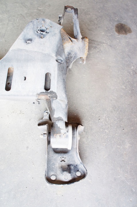 TO117 SKODA OCTAVIA IV POUTRE SUSPENSIONS ARRIÈRE ARRIÈRE 28KG AR