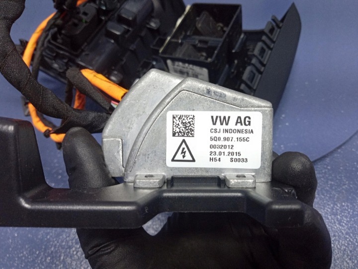 VW PASSAT B8 14-20 CONVERTISSEUR TENSION 5Q0907155C