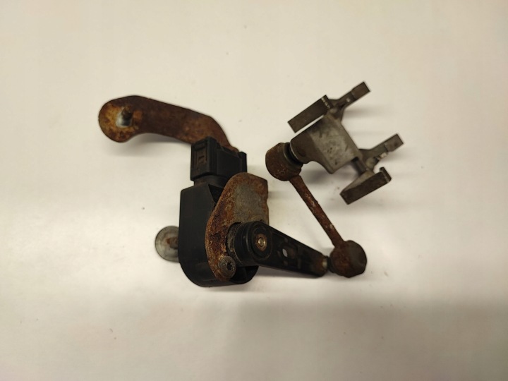 MERCEDES-BENZ C W205 CAPTEUR SUSPENSIONS ARRIÈRE A2229050503 2015