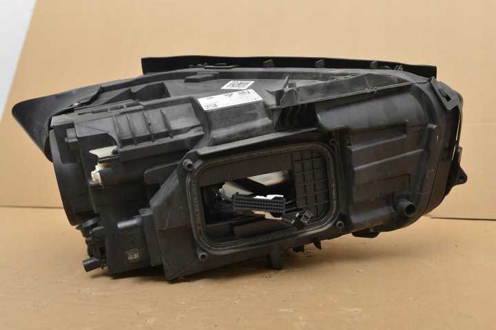 MERCEDES B-KLASA W247 PHARE GAUCHE AVANT A2479061305 EUROPE