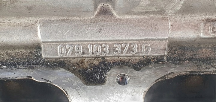 AUDI A6 S6 C6 4F 2006 DROITE CÔTÉ CULASSE MOTEUR
