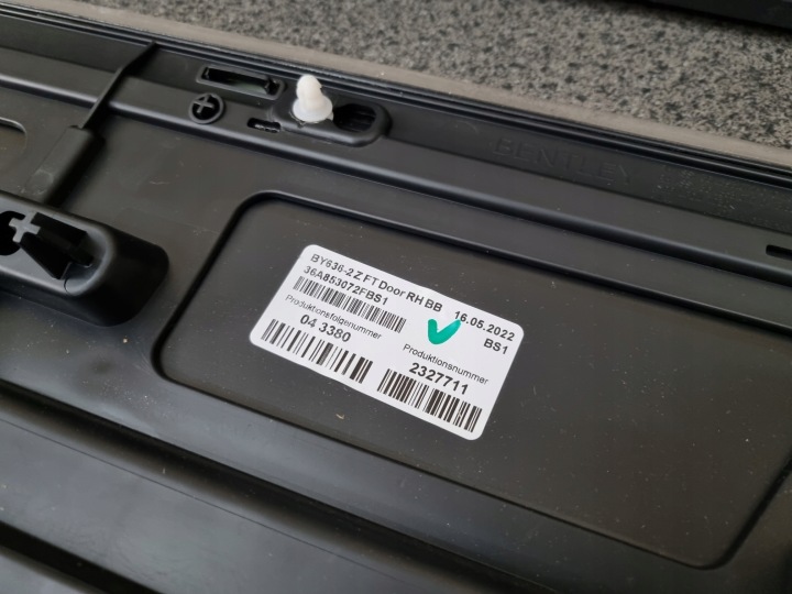 BENTLEY BENTAYGA MOULURE BAGUETTES REVÊTEMENT SUR PORTES