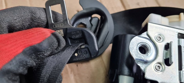 A6 C8 4K CEINTURE DE SÉCURITÉ GAUCHE AVANT ORIGINE 4K8857705D