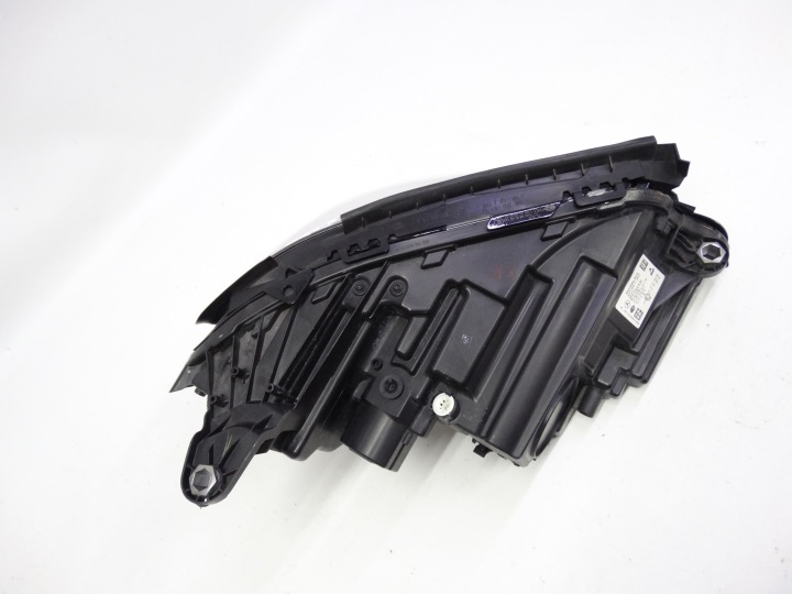 MERCEDES E-KLASA W213 16-20 PHARE GAUCHE HIGH PERFORMANCE LED A2139067706