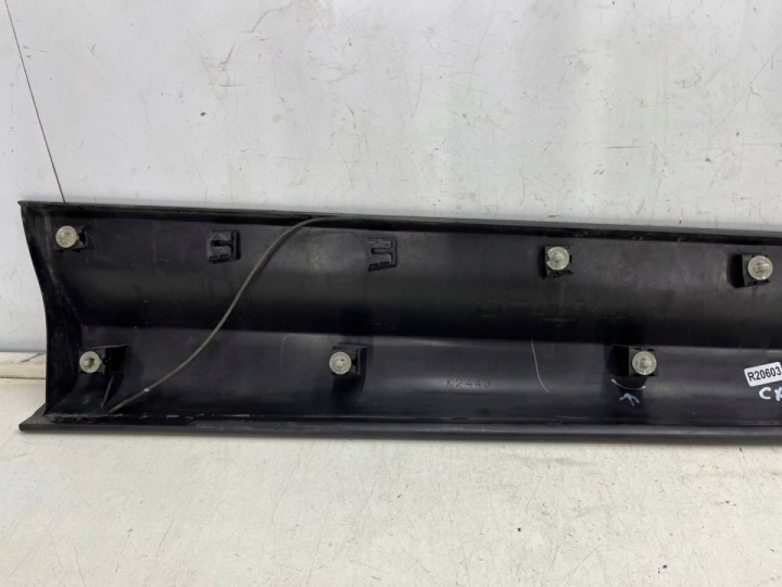 MOULURE MAZDA CX-5 CX5 I 12-17R. GAUCHE INFÉRIEURE REVÊTEMENT AVANT PORTES
