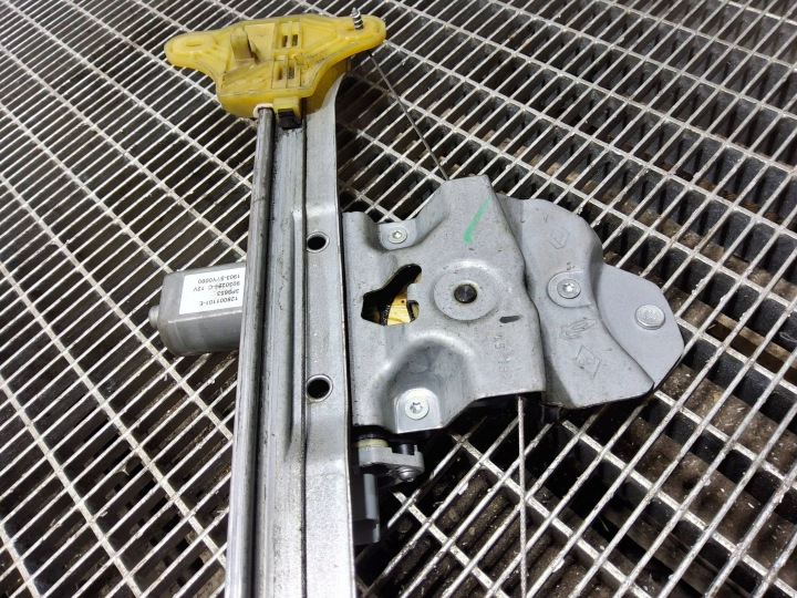ÉLÉVATEUR VITRES PORTES AVANT AVANT CÔTÉ GAUCHE RENAULT CLIO IV 128001101
