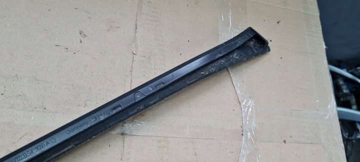 Q5 8R MOULURE PARE-BRISE DROITE DROIT AVANT 8R0854328A