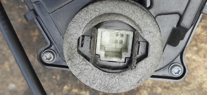 SERRURE DE PORTE GAUCHE AVANT RENAULT EXPRES II 805033719R 806079360R