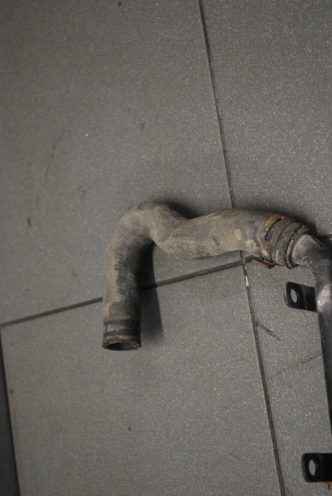 FIL EAU AUDI A8 D3 4.2 TDI 4E0121485F