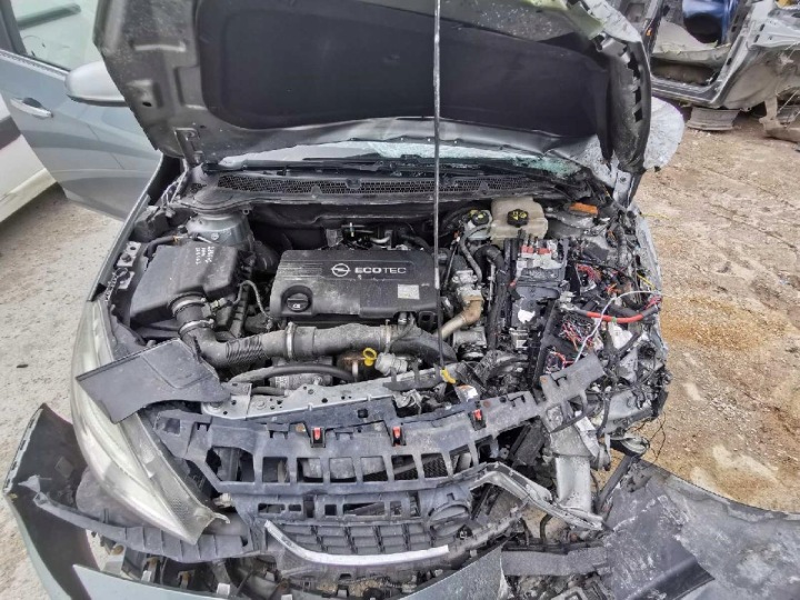OPEL ASTRA MOTEUR BOUCHONS RÉCHAUFFEURS 2010 1.7L U9518001U