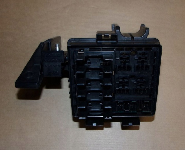 BOÎTE FUSIBLES R MEGANE III 243510001R