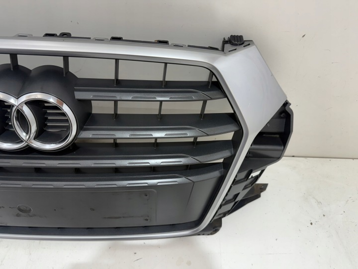 AUDI Q3 8U LIFT GRILLE CALANDRE PARE-CHOCS EN BON ÉTAT