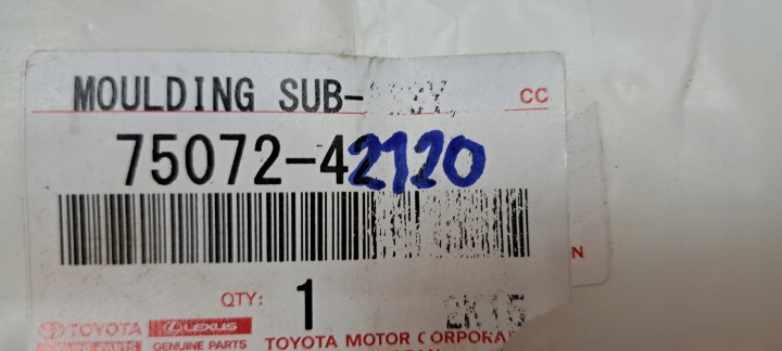 TOYOTA RAV-4 MOULURE PORTES GAUCHE AVANT 75072-42120