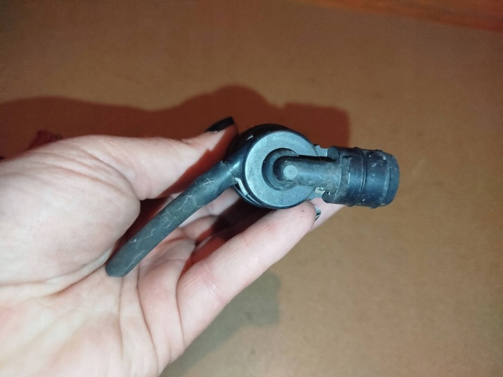POMPE LAVE-GLACE TOYOTA AVENSIS T220