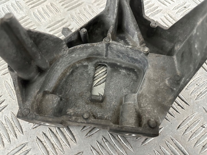 OPEL CORSA D 1.4 16V A14XER POIGNÉE SUPPORT FIXATION 13248790