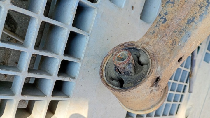 POUTRE SUSPENSIONS ARRIÈRE FIAT GRANDE PUNTO 1.2B 06R