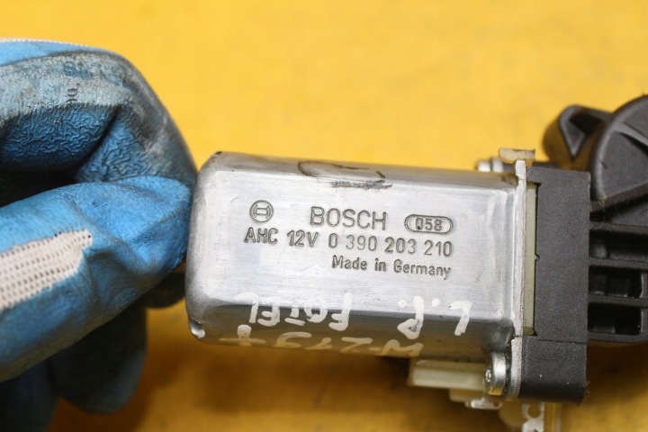 PETIT MOTEUR SIÈGES GAUCHE AVANT CLS W219 0390203210