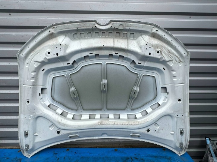 CAPOT VW PASSAT B9 3J0 3J0823155