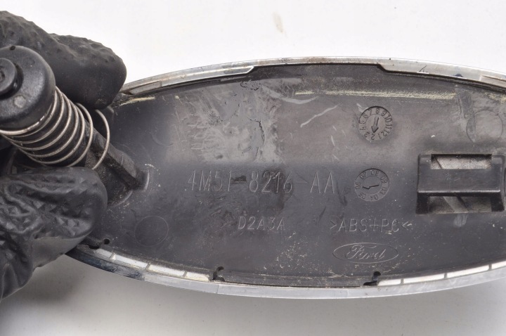 FORD FOCUS MK2 INSIGNE LOGO EMBLÈME AVANT 4M51-8216-AA