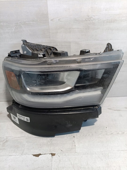 PHARE AVANT DROITE DODGE RAM 2019-2023