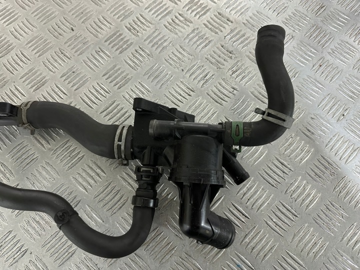 RENAULT MEGANE III 1.6 DCI CHÂSSIS THERMOSTAT CONDUITES DE DÉRIVATION 110617671R