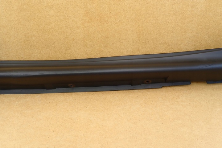 NISSAN JUKE I F15 10- MOULURE SEUIL REVÊTEMENT DROITE 768501KA6A OE RH