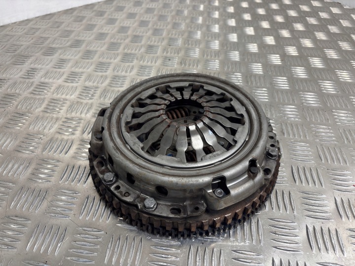 RENAULT CLIO IV 2014 EMBRAYAGE ENSEMBLE