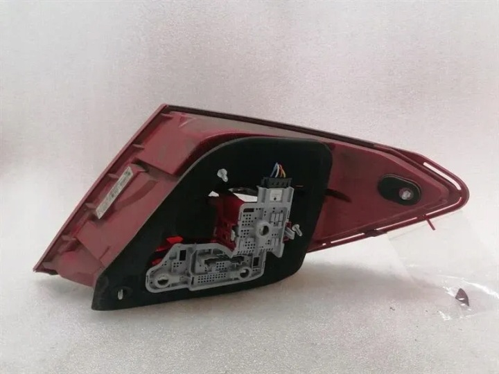 MERCEDES C CLASS W204 LEFT REAR LIGHT A2049060203 LED TAIL