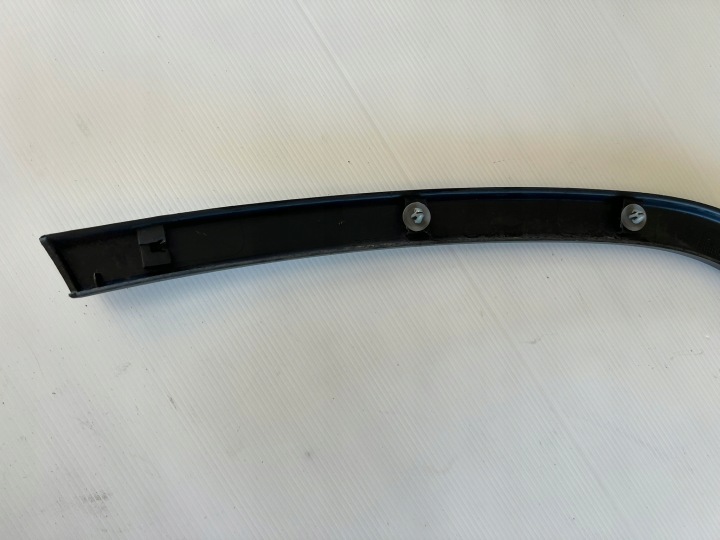 REVÊTEMENT AVANT GAUCHE GARDE-BOUE JEEP GRAND CHEROKEE IV 1MP39TRMAD