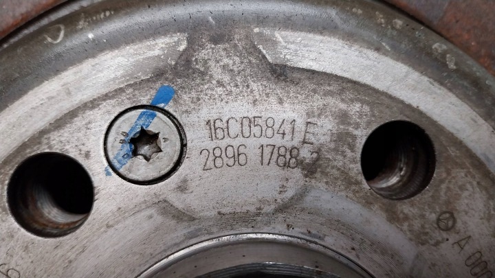 ROTULE DE DIRECTION MOYEU DROIT ARRIÈRE A0004231812 MERCEDES W205 4MATIC AMG