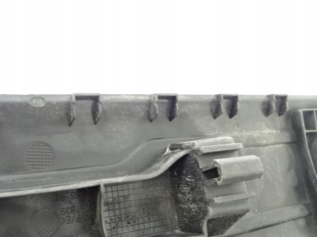 CITROEN C4 PICASSO II DROITE AVANT MOULURE SEUIL 9677703377