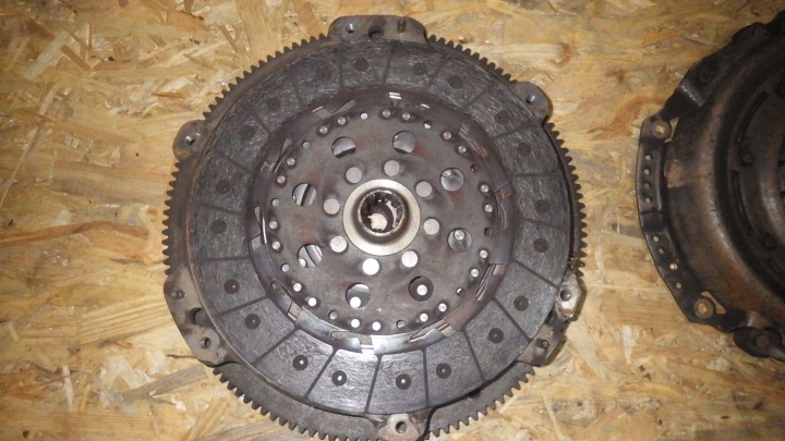 EMBRAYAGE DISQUE COLLIER JEEP WANGLER 2.8 JK CRD