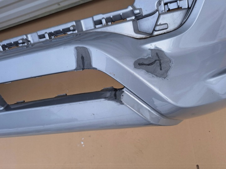 PARE-CHOCS AVANT AVANT TOYOTA HILUX VIII LIFT 521190KK50