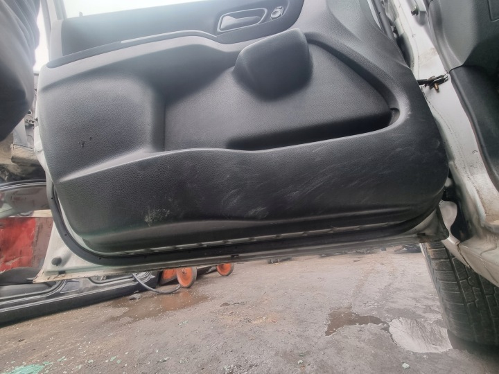 SUBARU JUSTY III G3X 04-07 2005 R. PORTES GAUCHE AVANT GAUCHE AVANT LP