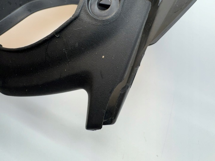 PASSAGE DE ROUE FIXATION PHARES PLASTIQUE REMPLISSAGE SUZUKI GSXS GSXR 125 20R
