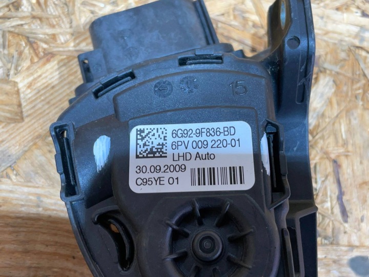 VOLVO XC70 XC-70 II 2 07-16 PÉDALE GAZ POTENTIOMÈTRE