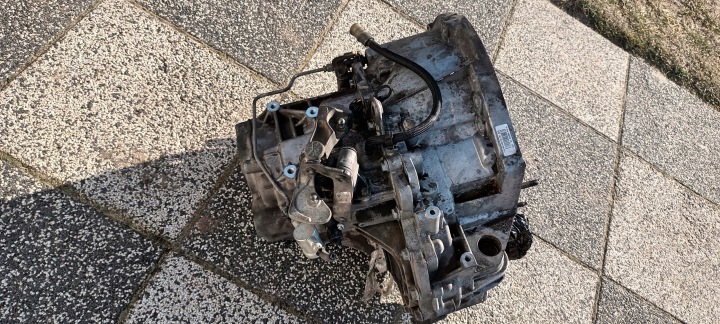 BOÎTE DE VITESSES RENAULT 1,9DCI F9Q 8200559512