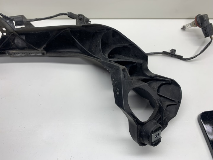 BMW 3 E92 E93 FIXATION GLISSIÈRE SOUS LAMPE GAUCHE 7154723