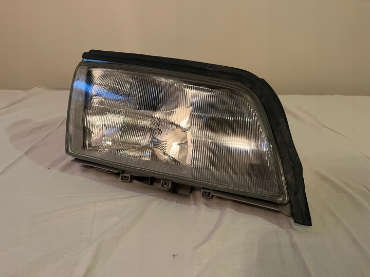 PHARES PRAWY+LEWY MERCEDES C CLASSA W202 93-96 ORIGINAL MAGNETI MARELLI
