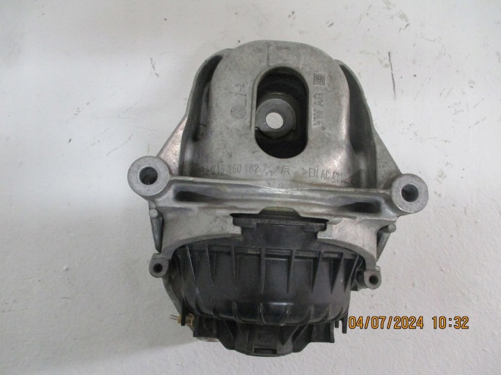 COUSSIN MOTEUR AUDI Q7 4M0199372FF 4M0199371FF