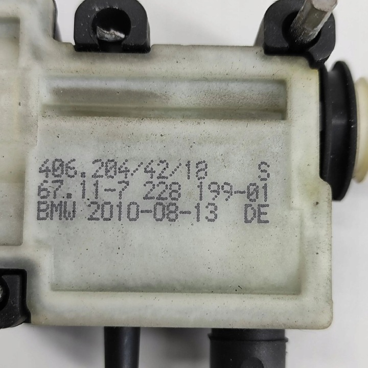 BMW 5 F10 F11 2010 SERVOMOTEUR BOUCHONS GOULOTTE DE REMPLISSAGE CARBURANTS