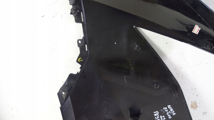 P695 KAWASAKI NINJA ZX 400 18+ CÔTÉ DÉFLECTEUR D'AIR PROTECTION 55028-0687