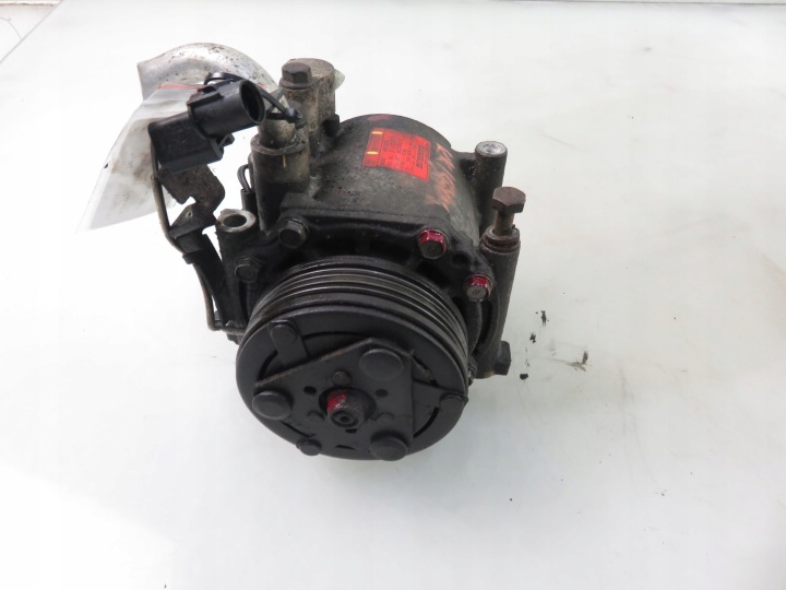 COMPRESSEUR DE CLIMATISATION MITSUBISHI CARISMA 1.6 MR500007
