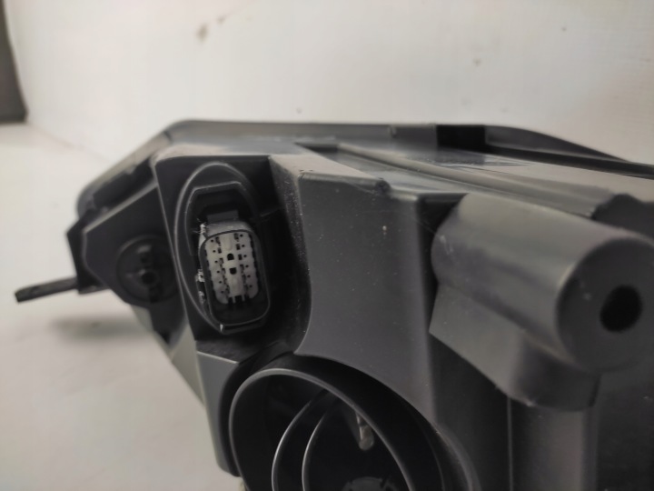 FORD FIESTA MK8 VIII PHARE GAUCHE AVANT AVANT 2017-