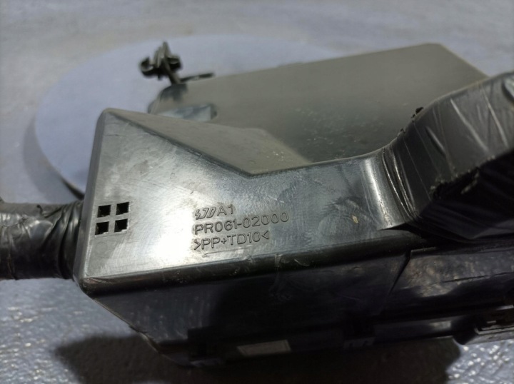 MITSUBISHI OUTLANDER II LIFT BOÎTE FUSIBLES PR074-00000