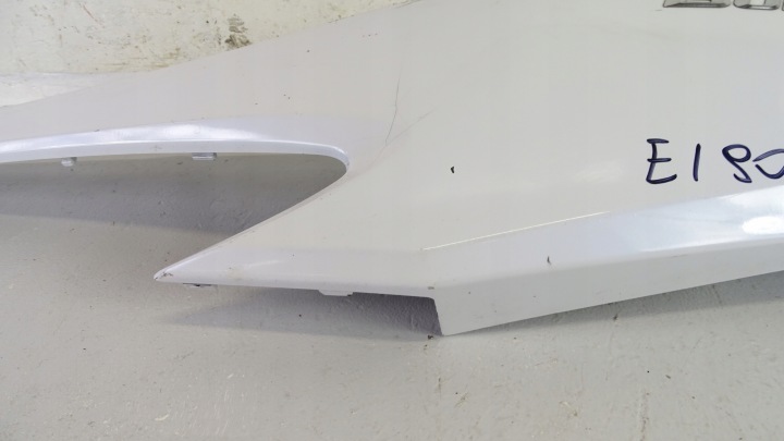 E190 SUZUKI BURGMAN AN 400 CÔTÉ QUEUE DÉFLECTEUR D'AIR PLASTIQUE