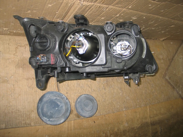 PHARE AVANT GAUCHE SAAB 9-3 II 20-A668 TYC