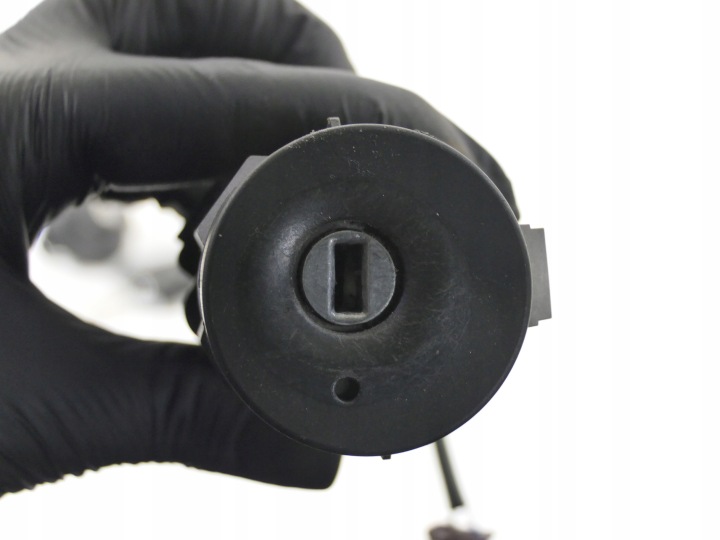 CONTACTEUR D'ALLUMAGE INSERT CLÉ SEMELLE SERRURE BOUCHON GOULOTTE DE REMPLISSAGE CARBURANTS PEUGEOT 208 12-15R.
