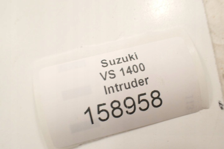 SUZUKI VS 1400 INTRUDER AILE ARRIÈRE PASSAGE DE ROUE FIXATION NUMÉROS